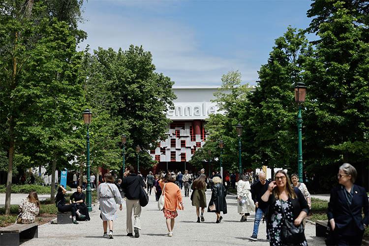 7.500 visitatori nel primo giorno di apertura al pubblico della Biennale Architettura 2023