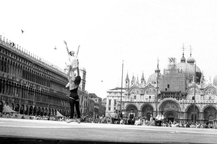 1975: Venezia danza. Un pomeriggio di studio dell’Archivio Storico