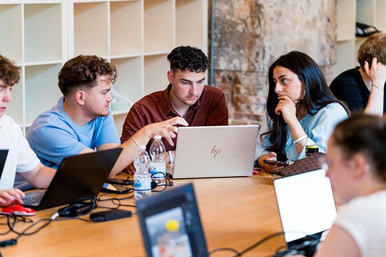 Il nuovo bando del programma Biennale College Interno