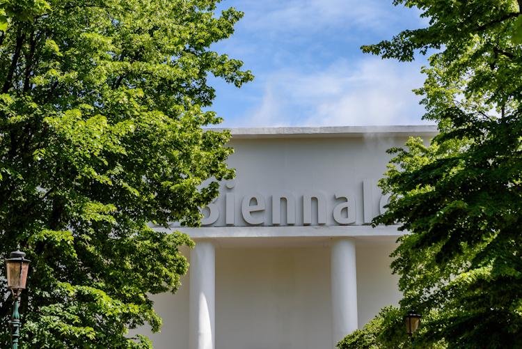 Le dimissioni della Giuria internazionale della Biennale Arte 2026